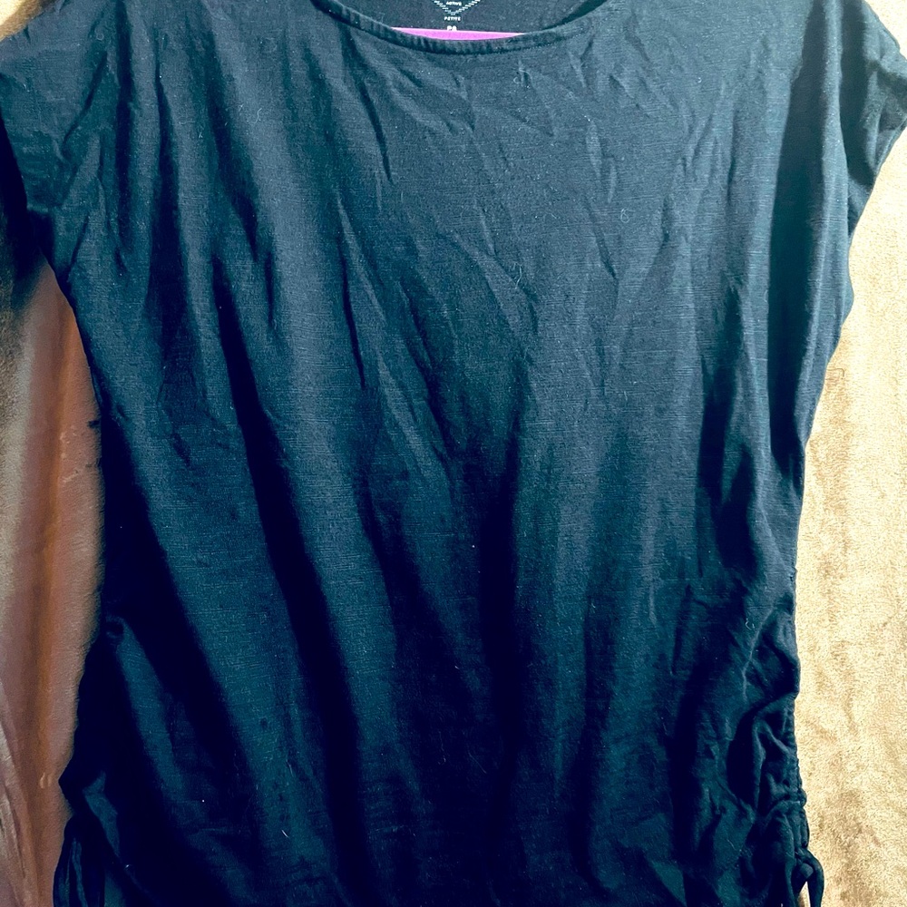 Very cute black tee with ruched sides